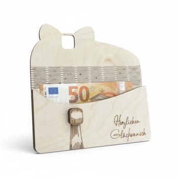 Detailaufnahme des präzisen Laserschnitts und der natürlichen Holzmaserung des Umschlags